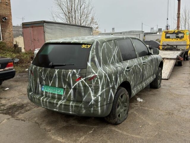 Серый Фольксваген Туарег, объемом двигателя 3.2 л и пробегом 222 тыс. км за 3100 $, фото 5 на Automoto.ua