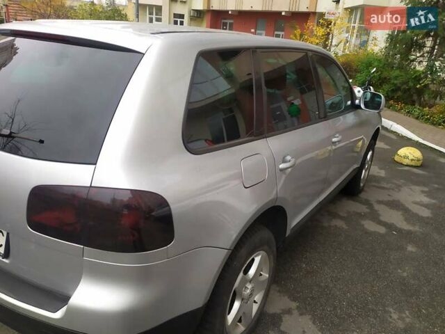 Серый Фольксваген Туарег, объемом двигателя 2.46 л и пробегом 300 тыс. км за 7499 $, фото 12 на Automoto.ua