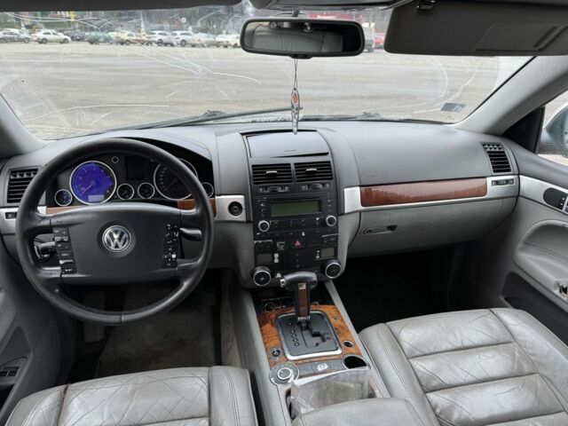 Серый Фольксваген Туарег, объемом двигателя 0 л и пробегом 320 тыс. км за 3000 $, фото 9 на Automoto.ua