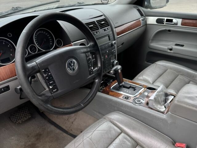 Серый Фольксваген Туарег, объемом двигателя 0 л и пробегом 320 тыс. км за 3000 $, фото 11 на Automoto.ua