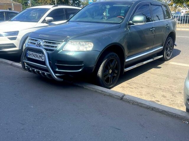 Серый Фольксваген Туарег, объемом двигателя 4.9 л и пробегом 260 тыс. км за 6000 $, фото 7 на Automoto.ua