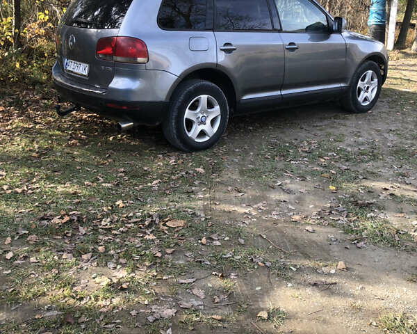 Сірий Фольксваген Туарег, об'ємом двигуна 2.46 л та пробігом 372 тис. км за 5600 $, фото 3 на Automoto.ua