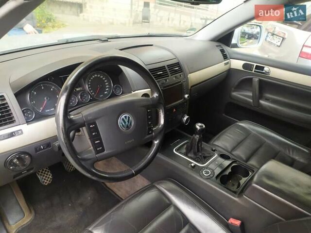 Серый Фольксваген Туарег, объемом двигателя 2.46 л и пробегом 300 тыс. км за 7499 $, фото 19 на Automoto.ua