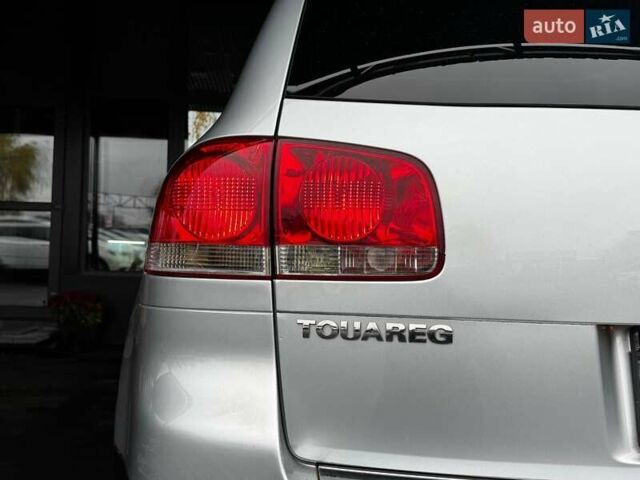 Серый Фольксваген Туарег, объемом двигателя 4.2 л и пробегом 309 тыс. км за 6999 $, фото 6 на Automoto.ua