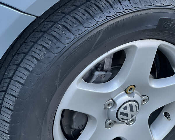 Серый Фольксваген Туарег, объемом двигателя 3.19 л и пробегом 290 тыс. км за 5999 $, фото 13 на Automoto.ua