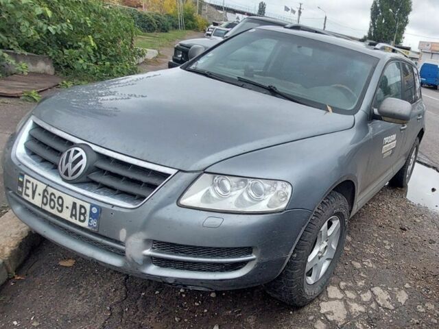 Серый Фольксваген Туарег, объемом двигателя 0 л и пробегом 290 тыс. км за 3000 $, фото 2 на Automoto.ua