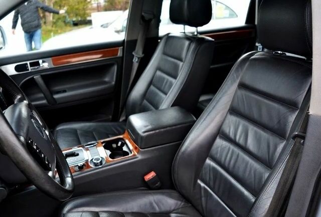 Серый Фольксваген Туарег, объемом двигателя 2 л и пробегом 1 тыс. км за 3200 $, фото 6 на Automoto.ua