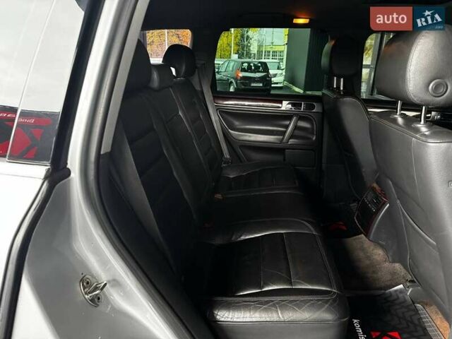 Серый Фольксваген Туарег, объемом двигателя 4.2 л и пробегом 309 тыс. км за 6999 $, фото 18 на Automoto.ua