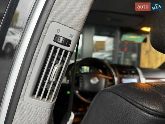Серый Фольксваген Туарег, объемом двигателя 4.2 л и пробегом 309 тыс. км за 6999 $, фото 25 на Automoto.ua