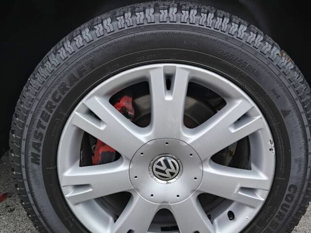 Серый Фольксваген Туарег, объемом двигателя 3 л и пробегом 371 тыс. км за 8500 $, фото 11 на Automoto.ua