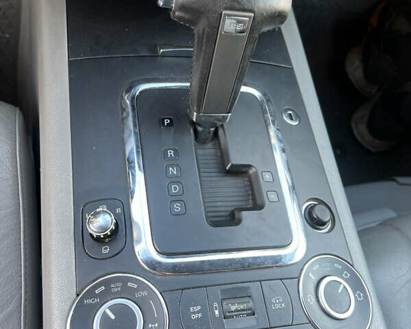 Серый Фольксваген Туарег, объемом двигателя 2.5 л и пробегом 313 тыс. км за 6000 $, фото 14 на Automoto.ua