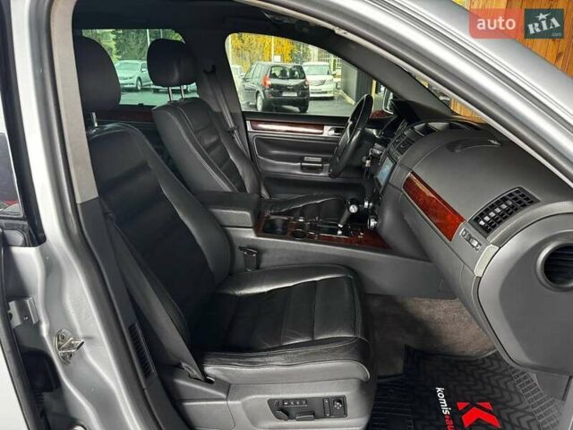 Серый Фольксваген Туарег, объемом двигателя 4.2 л и пробегом 309 тыс. км за 6999 $, фото 15 на Automoto.ua