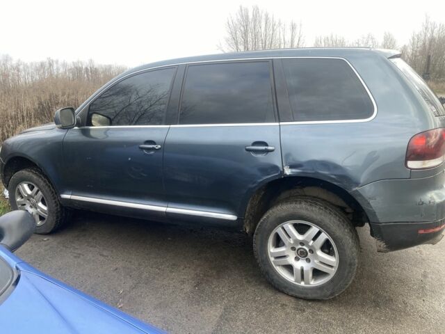 Сірий Фольксваген Туарег, об'ємом двигуна 5 л та пробігом 320 тис. км за 4000 $, фото 16 на Automoto.ua