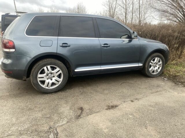 Сірий Фольксваген Туарег, об'ємом двигуна 5 л та пробігом 320 тис. км за 4000 $, фото 15 на Automoto.ua