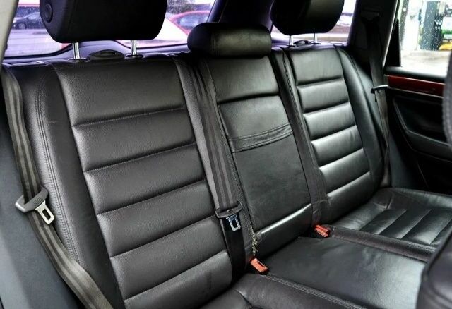 Серый Фольксваген Туарег, объемом двигателя 2 л и пробегом 1 тыс. км за 3200 $, фото 7 на Automoto.ua