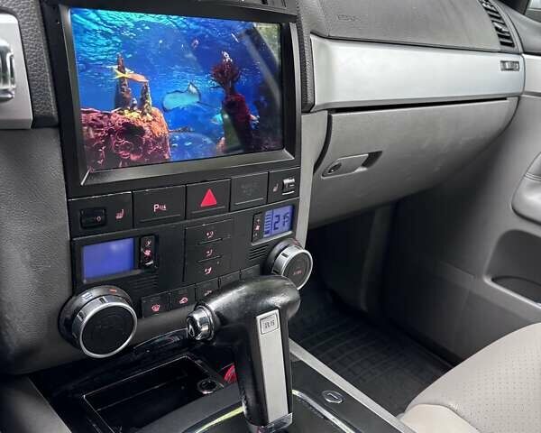 Серый Фольксваген Туарег, объемом двигателя 2.46 л и пробегом 331 тыс. км за 8500 $, фото 17 на Automoto.ua