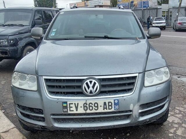 Серый Фольксваген Туарег, объемом двигателя 0 л и пробегом 290 тыс. км за 3000 $, фото 1 на Automoto.ua