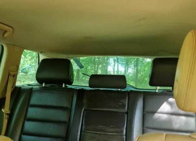 Серый Фольксваген Туарег, объемом двигателя 2.5 л и пробегом 315 тыс. км за 3800 $, фото 14 на Automoto.ua