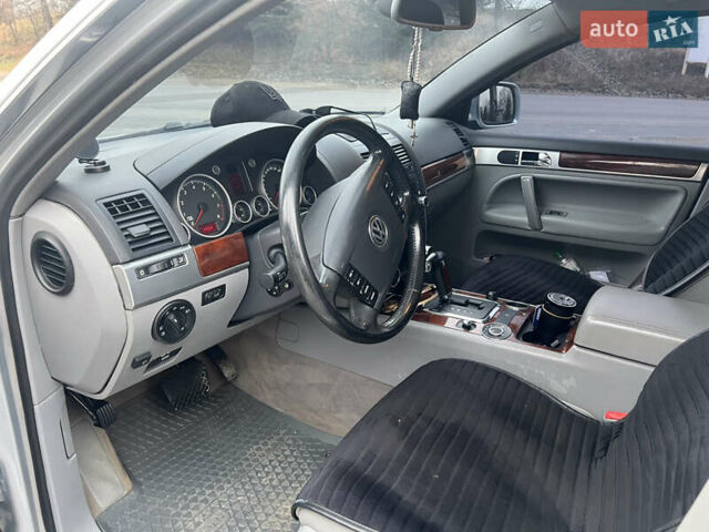 Сірий Фольксваген Туарег, об'ємом двигуна 3.2 л та пробігом 270 тис. км за 7200 $, фото 9 на Automoto.ua