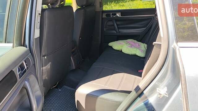 Серый Фольксваген Туарег, объемом двигателя 3.19 л и пробегом 503 тыс. км за 7700 $, фото 9 на Automoto.ua