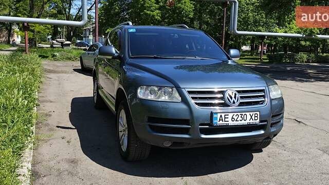 Серый Фольксваген Туарег, объемом двигателя 3.19 л и пробегом 503 тыс. км за 7700 $, фото 2 на Automoto.ua