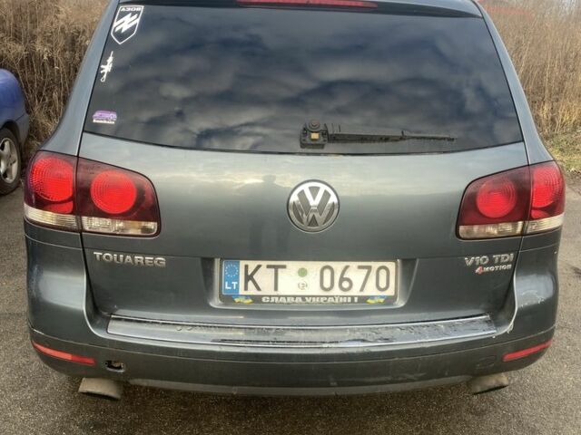 Сірий Фольксваген Туарег, об'ємом двигуна 5 л та пробігом 320 тис. км за 4000 $, фото 7 на Automoto.ua