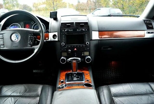 Серый Фольксваген Туарег, объемом двигателя 2 л и пробегом 1 тыс. км за 3200 $, фото 5 на Automoto.ua