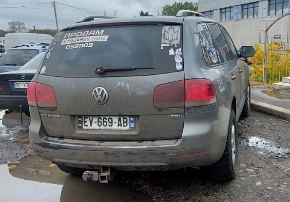 Серый Фольксваген Туарег, объемом двигателя 0 л и пробегом 290 тыс. км за 3000 $, фото 3 на Automoto.ua