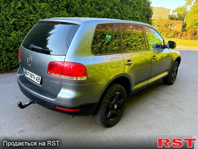 Серый Фольксваген Туарег, объемом двигателя 2.5 л и пробегом 244 тыс. км за 3500 $, фото 3 на Automoto.ua