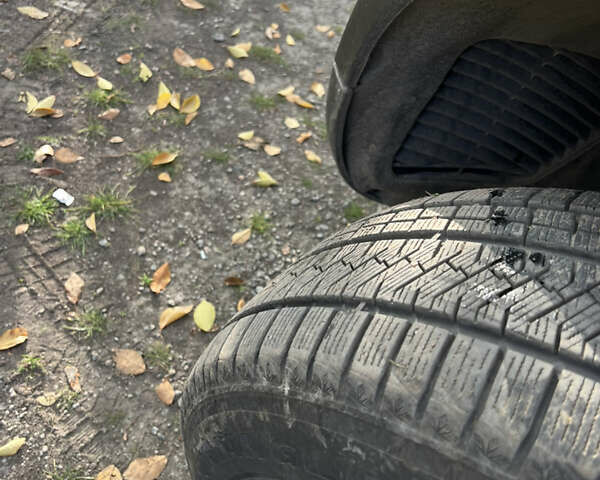 Серый Фольксваген Туарег, объемом двигателя 2.5 л и пробегом 313 тыс. км за 6000 $, фото 7 на Automoto.ua