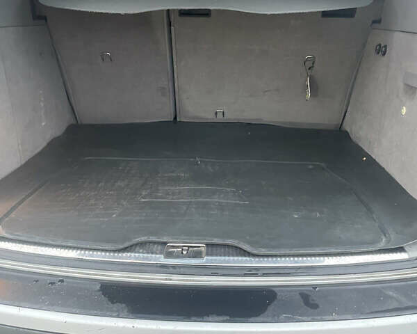 Серый Фольксваген Туарег, объемом двигателя 3.19 л и пробегом 230 тыс. км за 7200 $, фото 15 на Automoto.ua