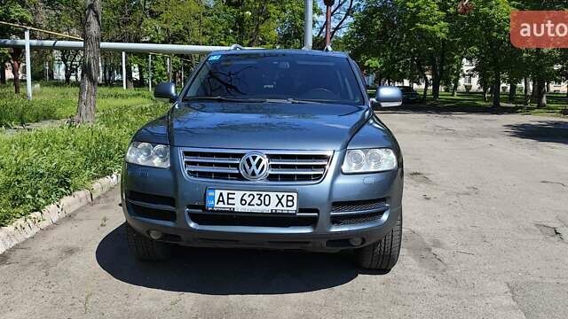 Серый Фольксваген Туарег, объемом двигателя 3.19 л и пробегом 503 тыс. км за 7700 $, фото 1 на Automoto.ua