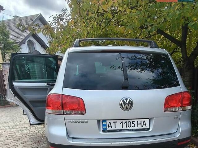 Сірий Фольксваген Туарег, об'ємом двигуна 3.2 л та пробігом 246 тис. км за 8000 $, фото 7 на Automoto.ua