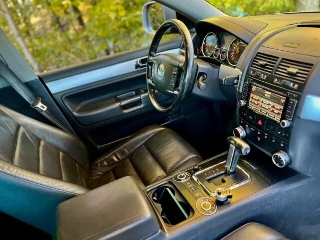 Серый Фольксваген Туарег, объемом двигателя 2 л и пробегом 1 тыс. км за 1881 $, фото 5 на Automoto.ua