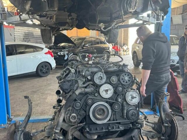 Серый Фольксваген Туарег, объемом двигателя 3 л и пробегом 370 тыс. км за 13000 $, фото 20 на Automoto.ua