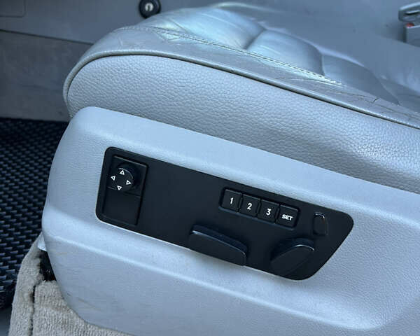 Серый Фольксваген Туарег, объемом двигателя 3.19 л и пробегом 290 тыс. км за 5999 $, фото 20 на Automoto.ua