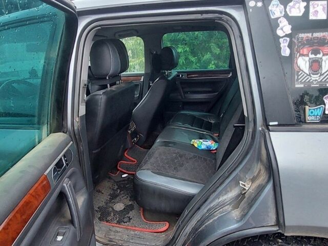 Серый Фольксваген Туарег, объемом двигателя 0 л и пробегом 290 тыс. км за 3000 $, фото 6 на Automoto.ua