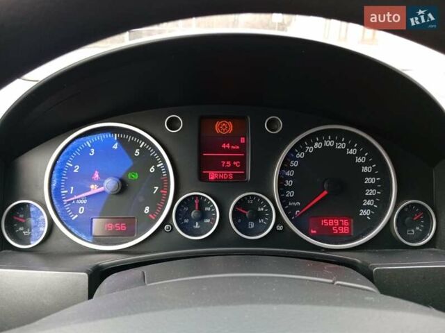 Серый Фольксваген Туарег, объемом двигателя 3.19 л и пробегом 158 тыс. км за 7000 $, фото 9 на Automoto.ua