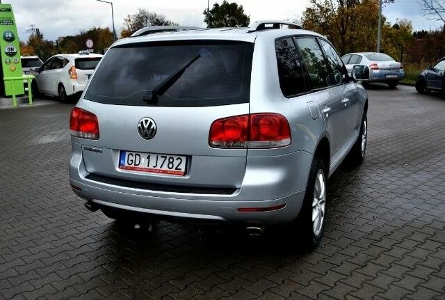 Серый Фольксваген Туарег, объемом двигателя 2 л и пробегом 1 тыс. км за 3200 $, фото 4 на Automoto.ua