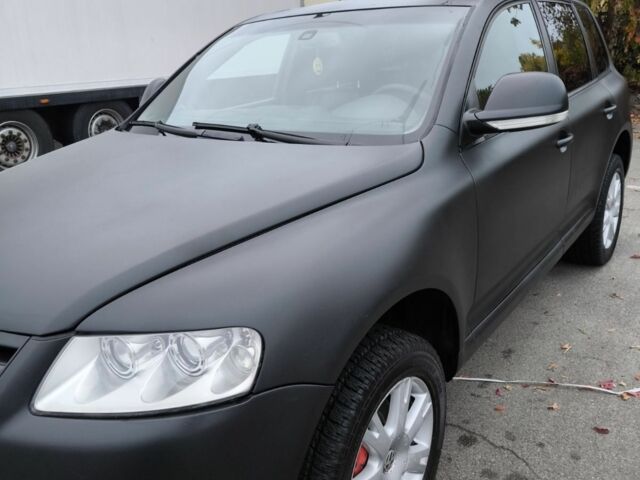 Серый Фольксваген Туарег, объемом двигателя 3 л и пробегом 371 тыс. км за 8500 $, фото 8 на Automoto.ua