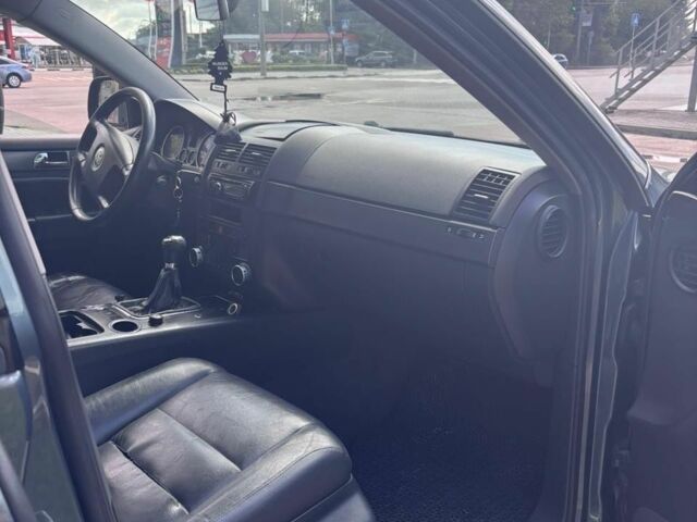 Фольксваген Туарег 2004 в Славянске на Automoto.ua Серый Фольксваген Туарег, объемом двигателя 2.5 л и пробегом 270 тыс. км за 4650 $, фото 7 на Automoto.ua