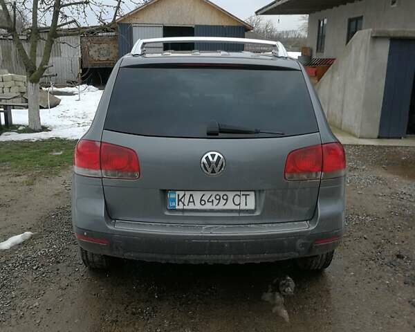 Сірий Фольксваген Туарег, об'ємом двигуна 2.5 л та пробігом 355 тис. км за 8000 $, фото 2 на Automoto.ua