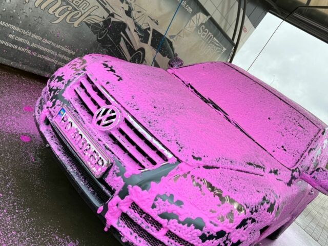 Серый Фольксваген Туарег, объемом двигателя 2.5 л и пробегом 354 тыс. км за 7000 $, фото 1 на Automoto.ua