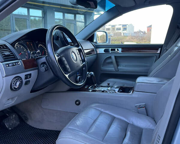 Серый Фольксваген Туарег, объемом двигателя 3.19 л и пробегом 290 тыс. км за 5999 $, фото 19 на Automoto.ua