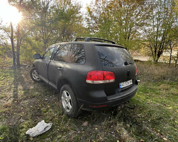 Серый Фольксваген Туарег, объемом двигателя 2.5 л и пробегом 313 тыс. км за 6000 $, фото 4 на Automoto.ua