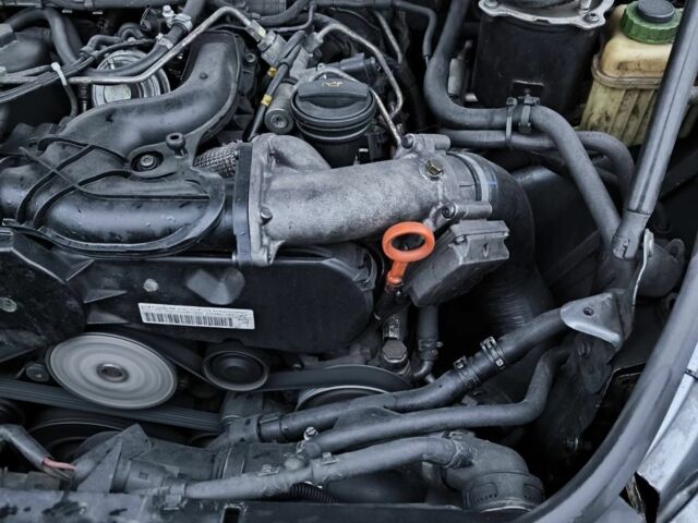 Серый Фольксваген Туарег, объемом двигателя 3 л и пробегом 371 тыс. км за 8500 $, фото 14 на Automoto.ua