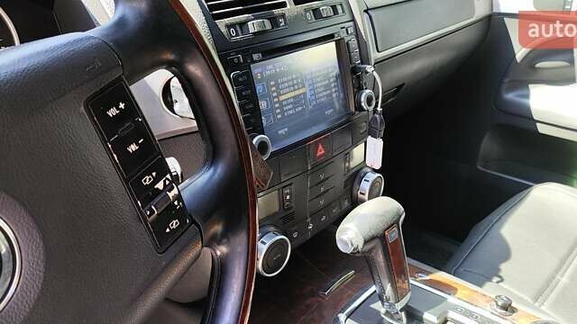 Серый Фольксваген Туарег, объемом двигателя 3.19 л и пробегом 503 тыс. км за 7700 $, фото 16 на Automoto.ua