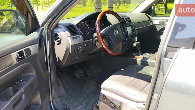 Серый Фольксваген Туарег, объемом двигателя 3.19 л и пробегом 503 тыс. км за 7700 $, фото 12 на Automoto.ua