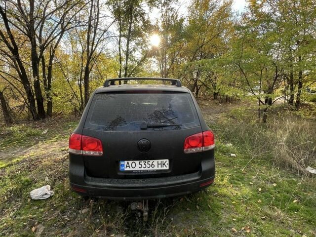 Серый Фольксваген Туарег, объемом двигателя 2.5 л и пробегом 290 тыс. км за 6300 $, фото 3 на Automoto.ua