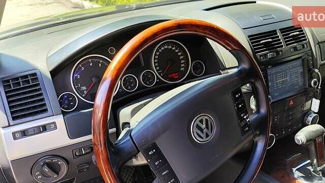 Серый Фольксваген Туарег, объемом двигателя 3.19 л и пробегом 503 тыс. км за 7700 $, фото 13 на Automoto.ua